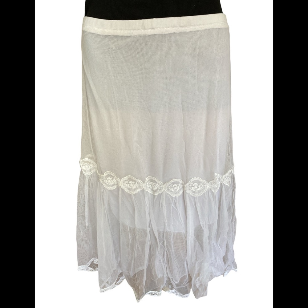 NWT Romantic White Surrealist Embroidered Skirt. S